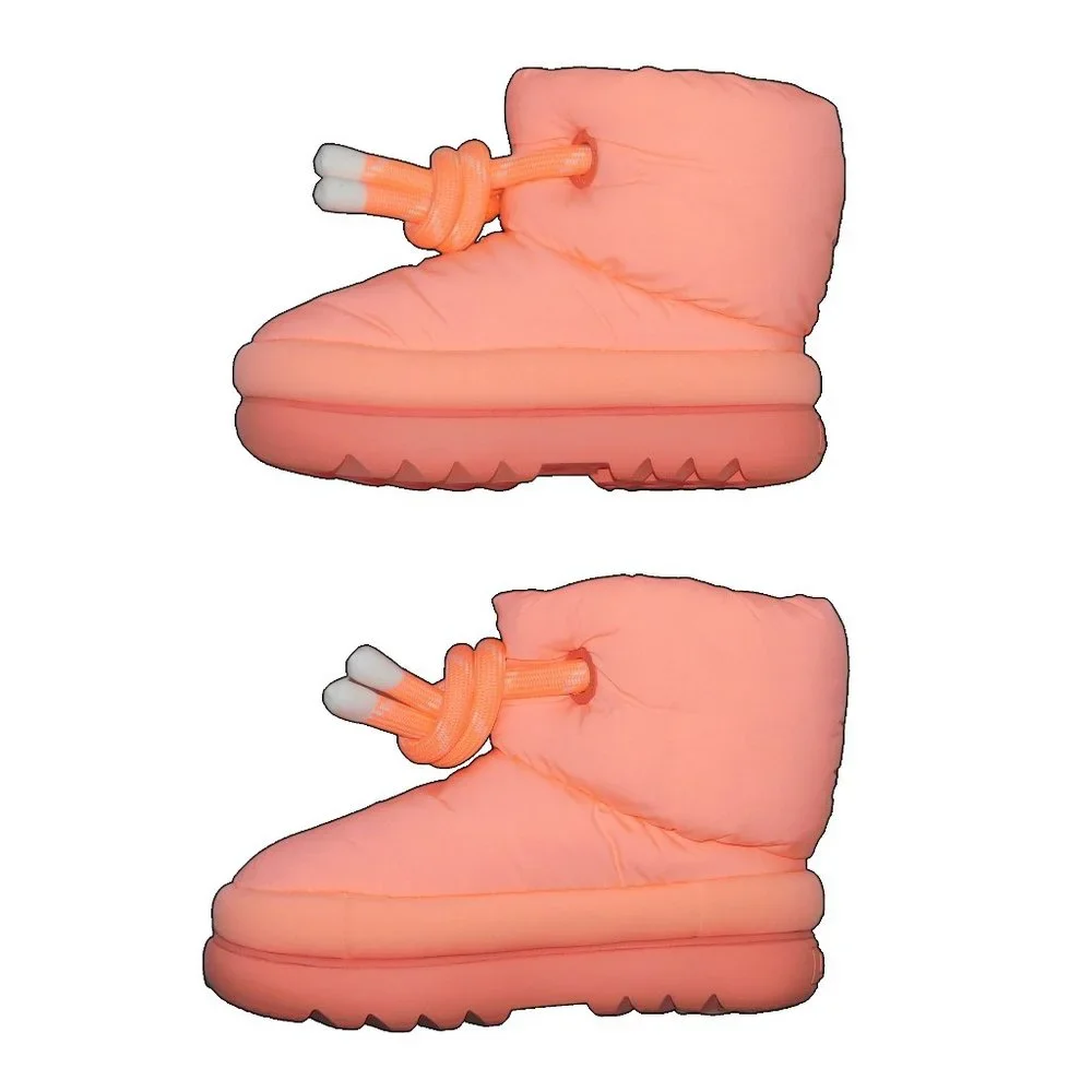 UGG Classic Sweetheart Maxi Short Boots